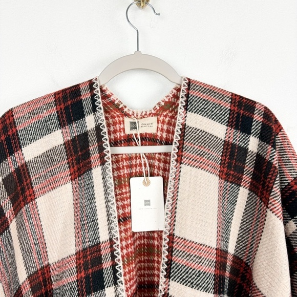 NWT Look by M New York Plaid Poncho Wrap Shrug Shawl - Picture 3 of 7